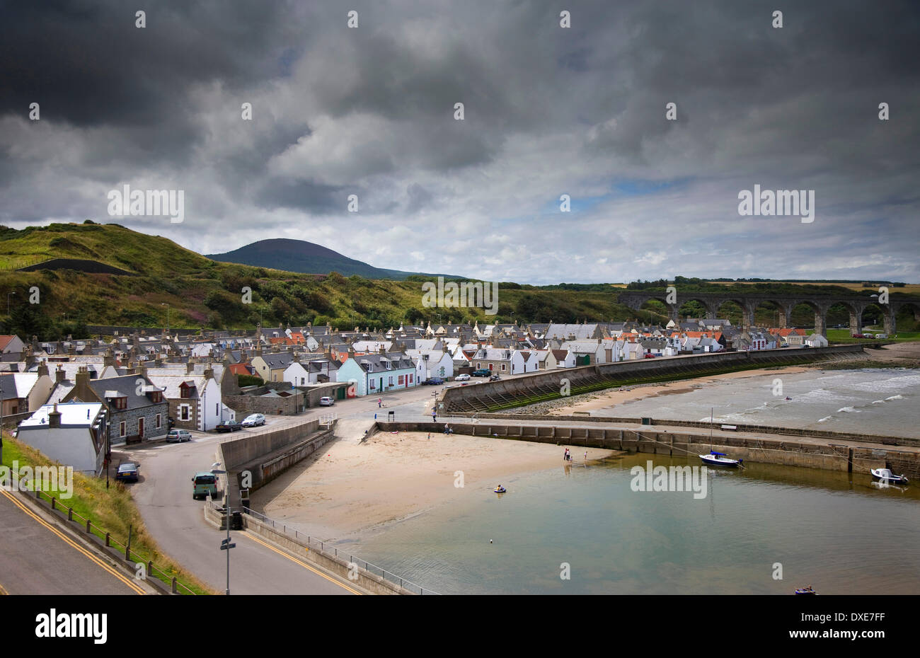 Cullen Hafen und Stadt Banffshire Stockfoto