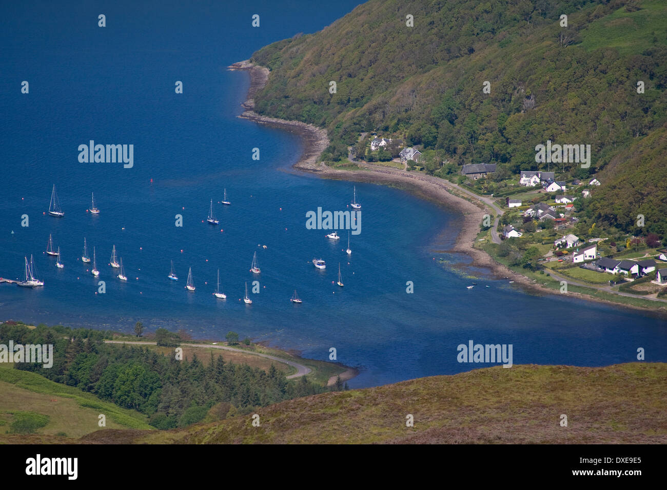 Tele-Ansicht der Verankerung am Loch Melfort, Kilmelford, Argyll Stockfoto