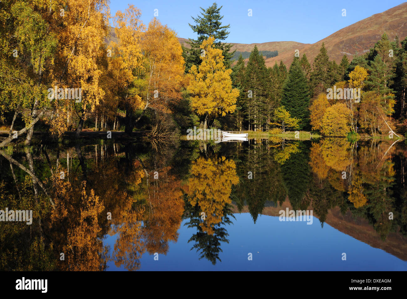 Herbst Reflexionen über den man-Trail, Glencoe, West Highlands. Stockfoto