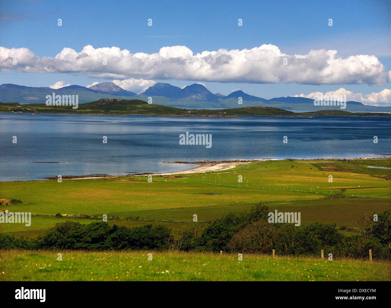 Inseln Gigha & Jura von Kintyre, Argyll gesehen Stockfoto