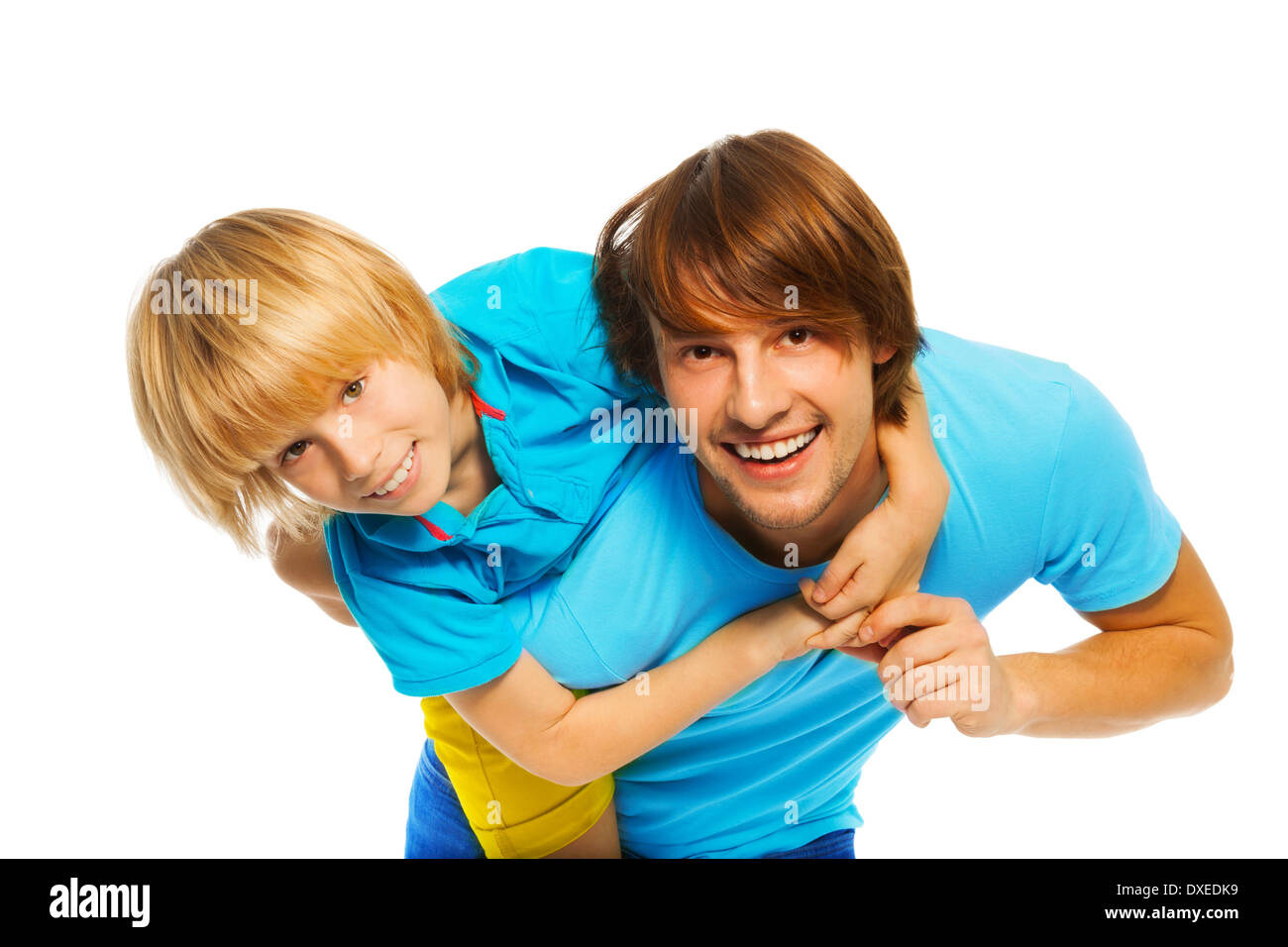 Kleiner Junge spielt mit Vater Stockfoto