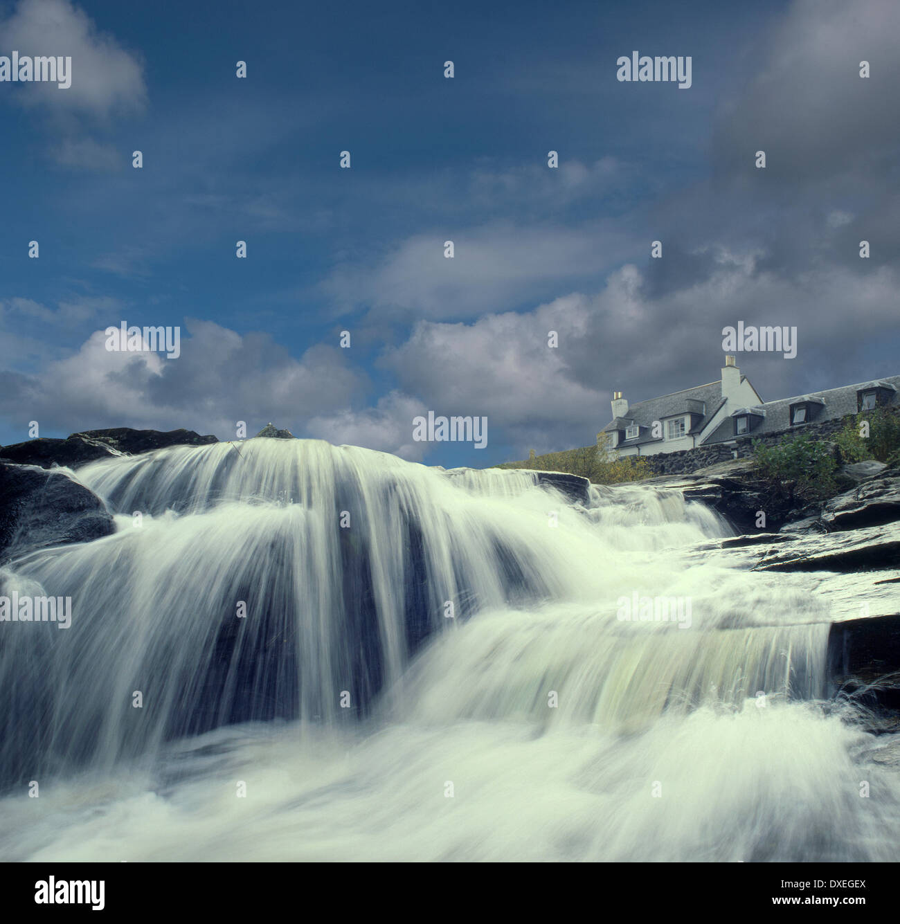 Wasserfälle bei Falls of Dochart im Dorf Killin, Fluss-Dochart, Perthshire. Stockfoto
