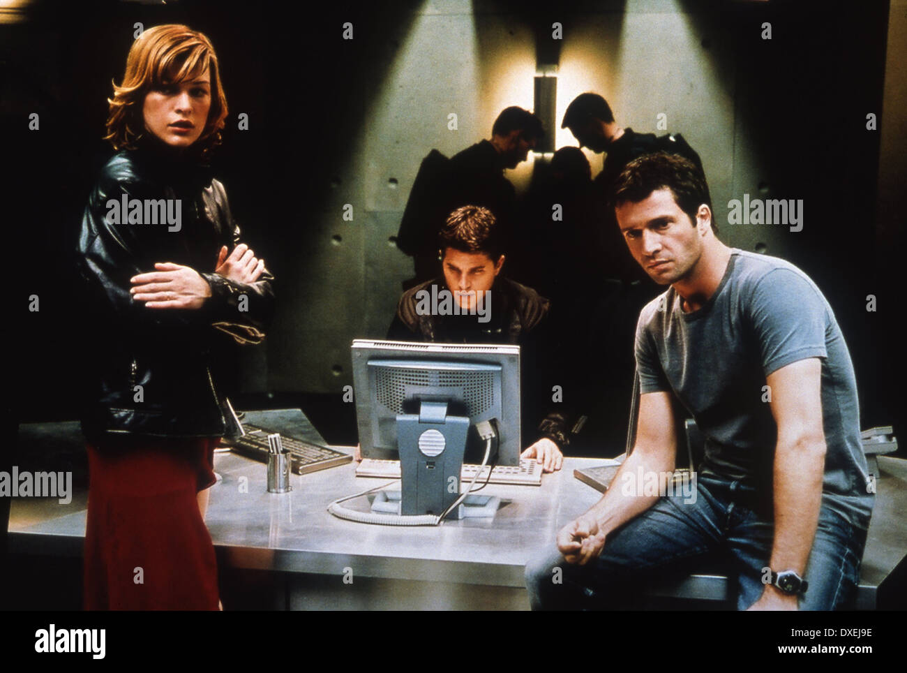 Resident Evil Jahr: 2002 USA Regie: Paul Anderson Milla Jovovich, Martin Crewes, James Purefoy Stockfoto
