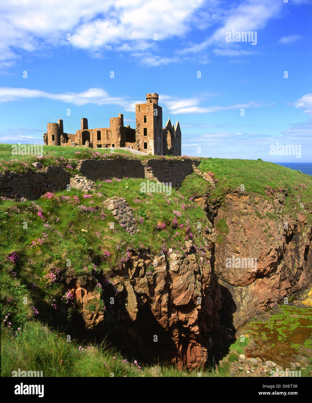 Die Ruinen von New Slains Castle mit Blick auf Cruden Bay, aberdeenshire Stockfoto