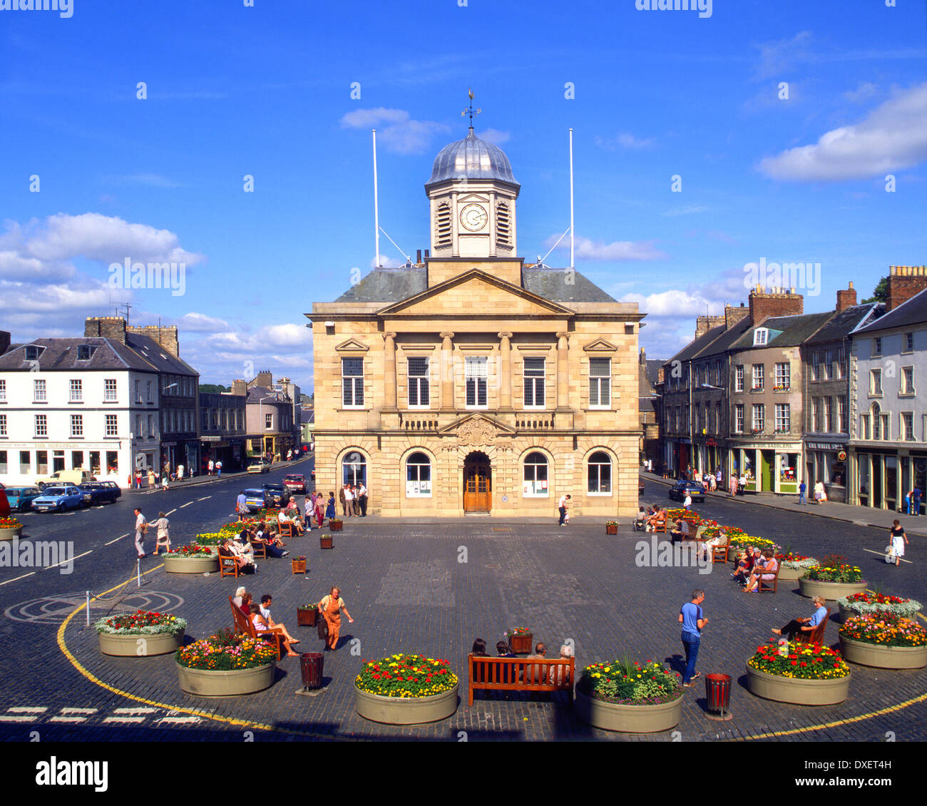 Marktplatz und Rathaus in Kelso Stadtzentrum, Roxburgh-Shire Grenzen Stockfoto