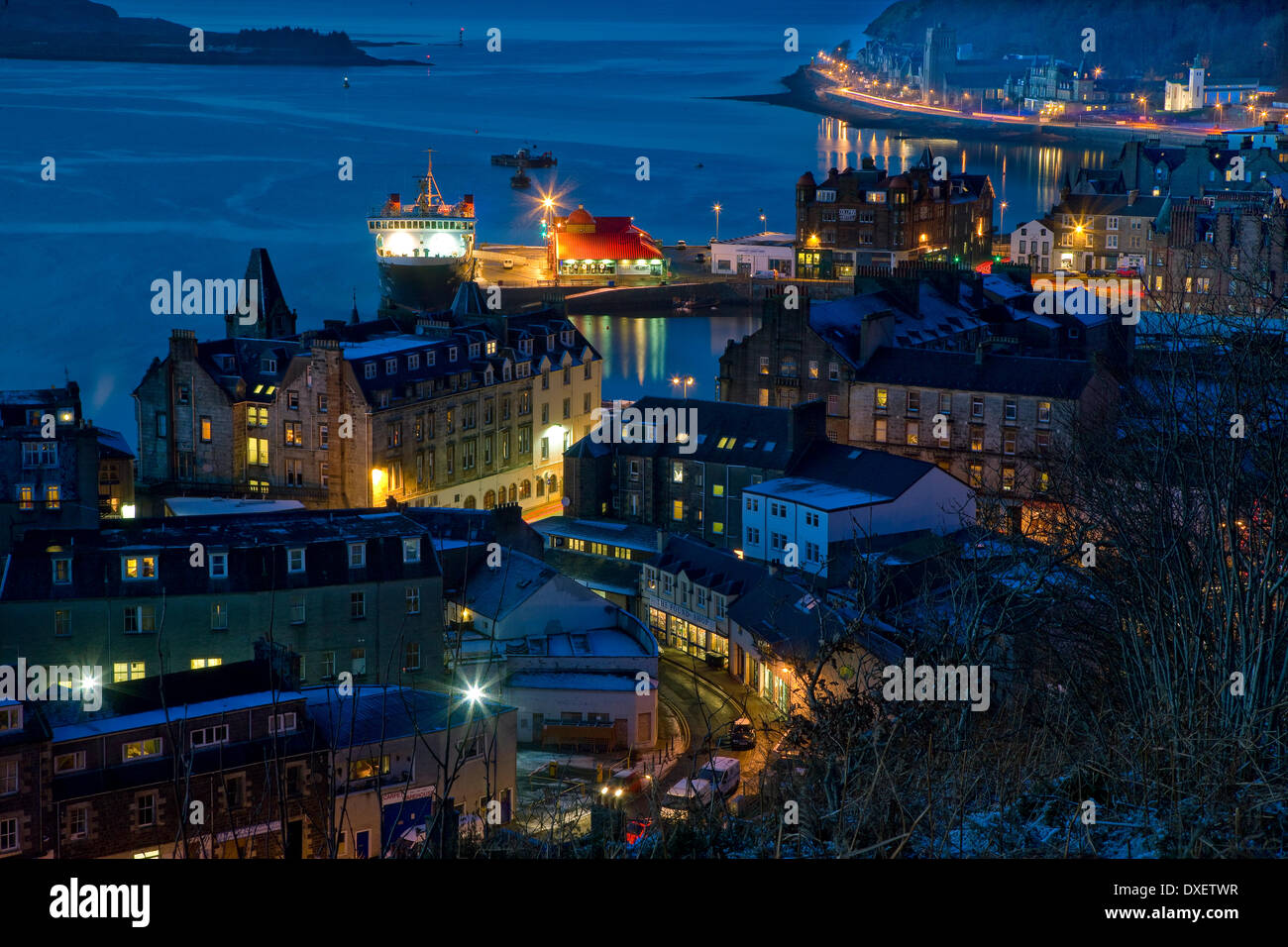 Tele-Blick vom Hydropathic in Richtung Oban N.Pier und Esplanade, Oban, Argyll Stockfoto