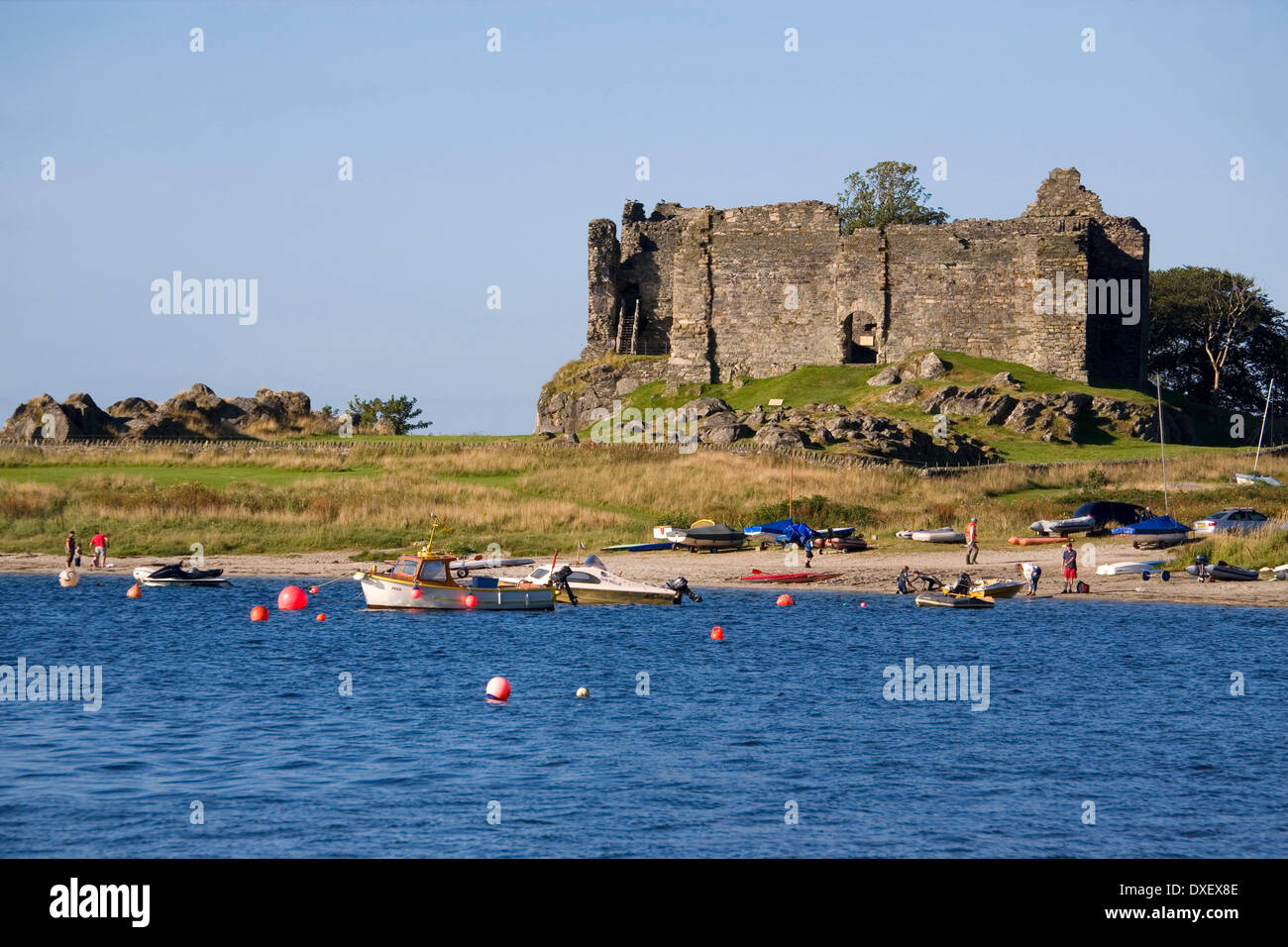 Tele-Blick auf Burg Sween und Strand, Loch Sween, Argyll Stockfoto