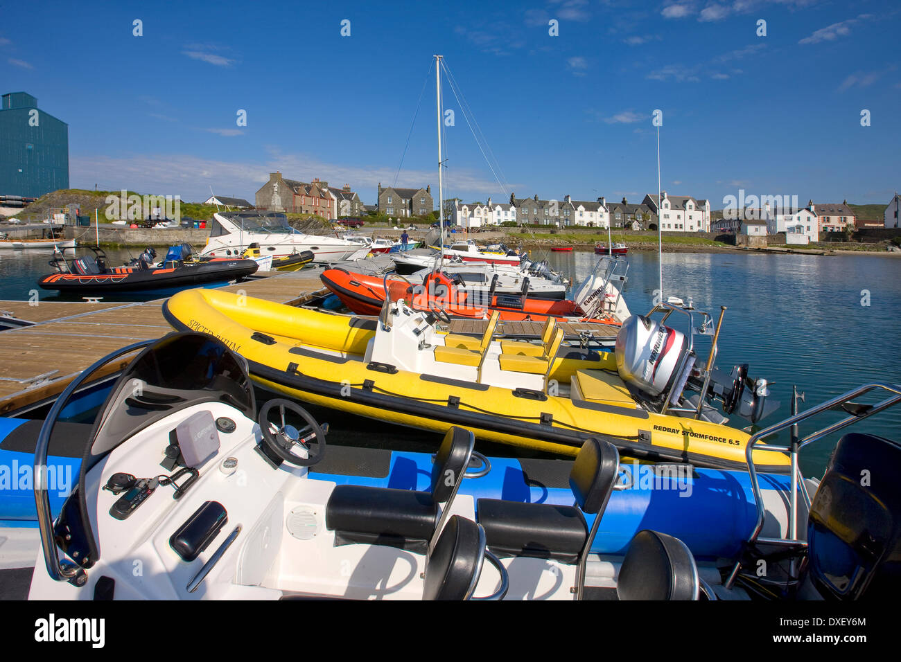 Geschäftigen Hafen Szene am Port Ellen, Islay Stockfoto
