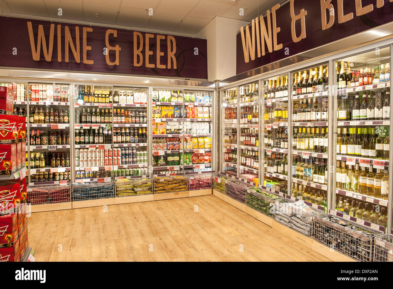 Der Abschnitt "Wein und Bier", Bereich, Abteilung, in der Genossenschaft Shop, 185 Old Street, London EC1V 9NP Stockfoto