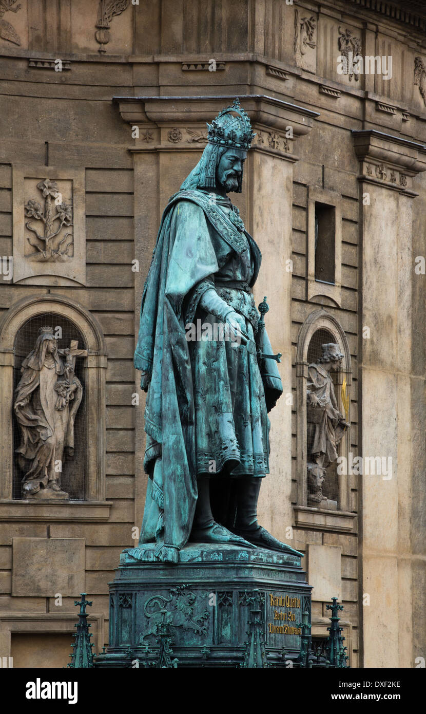 Statue von König Charles IV, Ritter des Kreuzes Square, Old Town, Prag Stockfoto