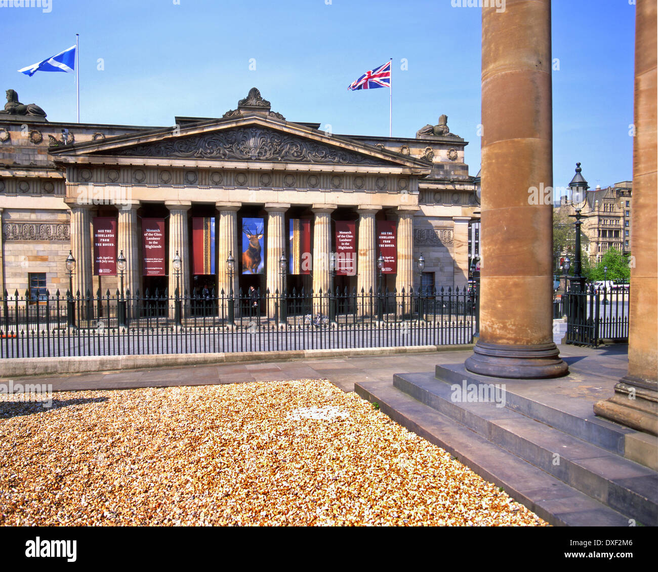 Die königliche schottische Akademie von der Nationalgalerie Edinburgh den Hügel Stockfoto