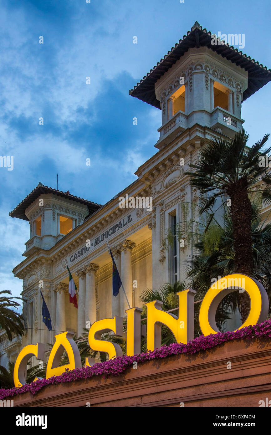 Das Casino im mediterranen Ferienort San Remo (Sanremo) in der Provinz Imperia an der nordwestlichen Küste von Italien. Stockfoto
