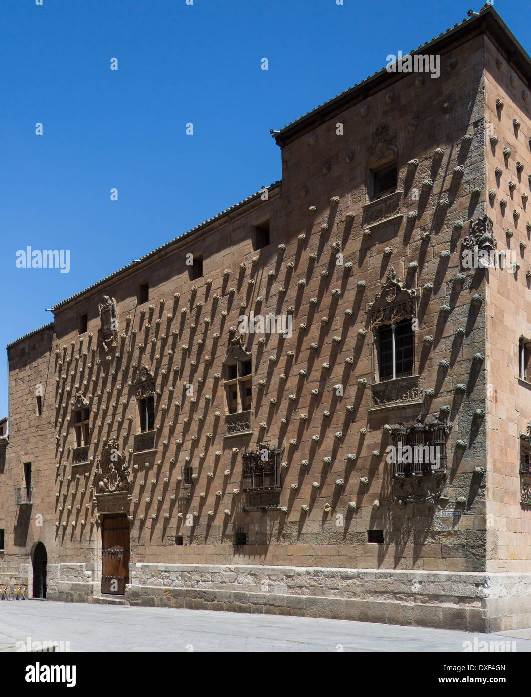 Casa De La Conchas (Haus der Muscheln) in der Nähe der Universität in der Stadt Salamanca in Spanien Stockfoto
