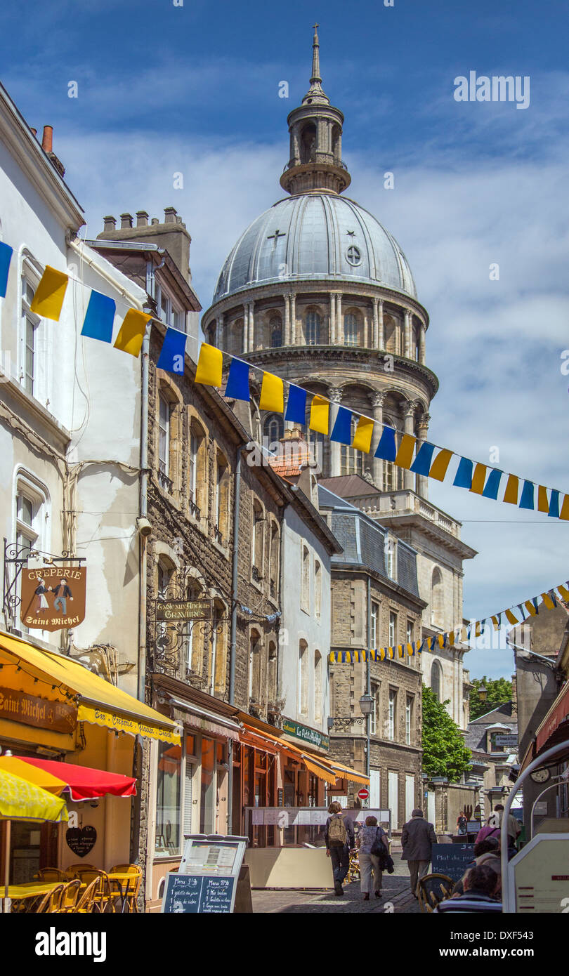 Die Basilique Notre-Dame in der Küstenstadt Stadt Boulogne in der Region Nord Pas-de-Calais, Frankreich. Stockfoto