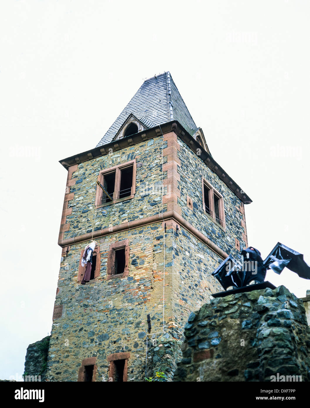 Burg Frankenstein Burg aus dem 13. Jahrhundert mit Halloween Dekoration Mühltal Hessen Deutschland Europa Stockfoto