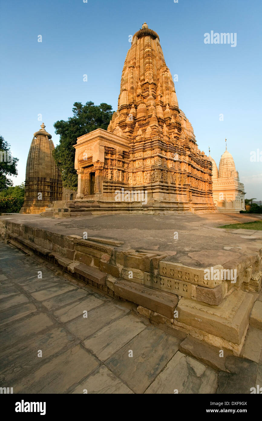 Kandariya Mahadev Hindu Tempel in Khajuraho in der Region von Madhya Pradesh in Indien. Stockfoto