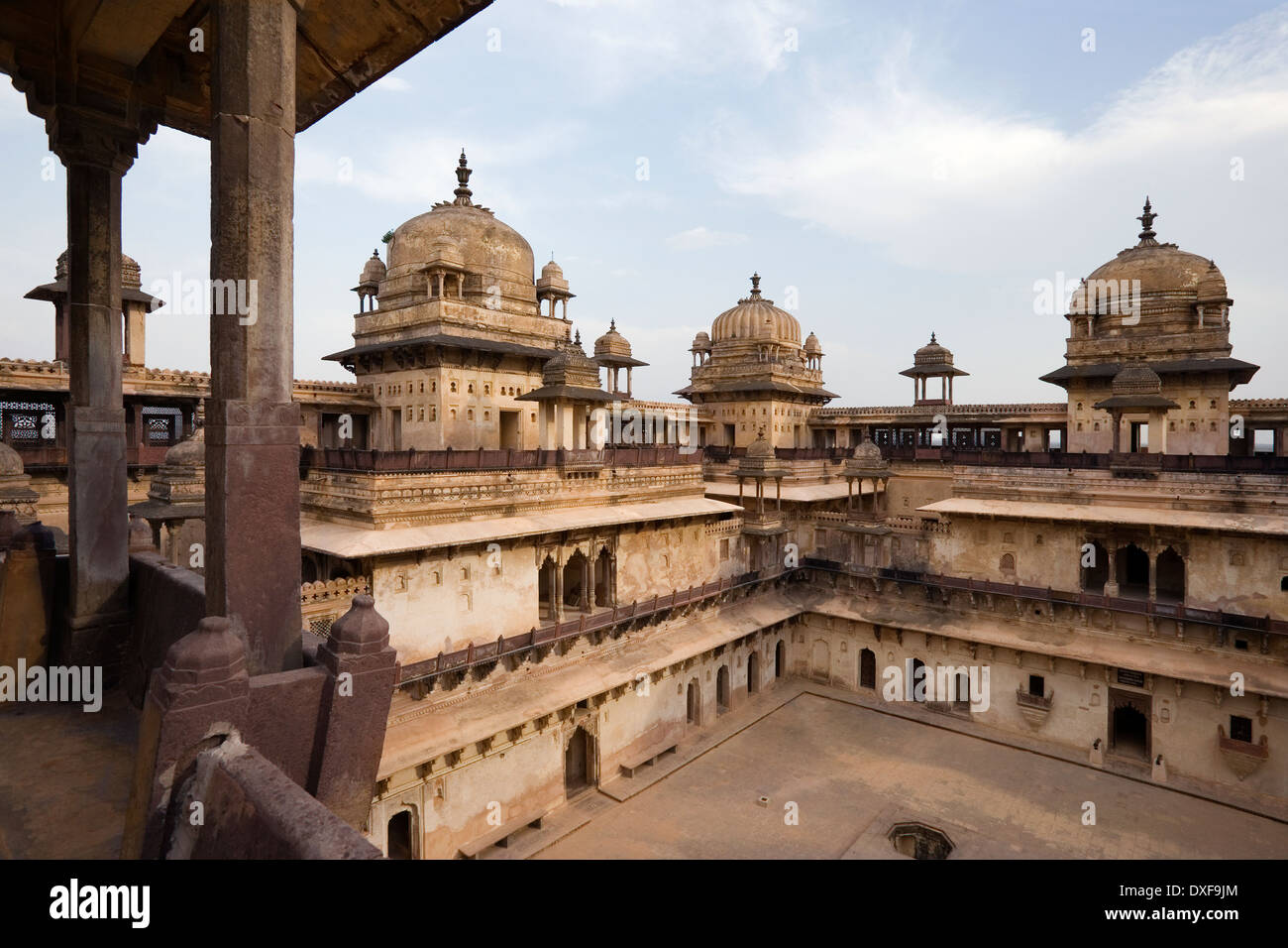 Die Jahangiri Mahal Rajput Palace in der Nähe der Stadt Orchha in der Region von Madhya Pradesh in Indien. Stockfoto