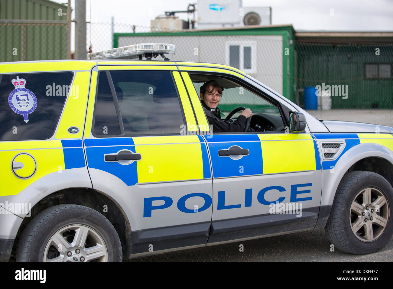 Ein Polizeiauto in Port Stanley, der Hauptstadt der Falkland-Inseln. Stockfoto