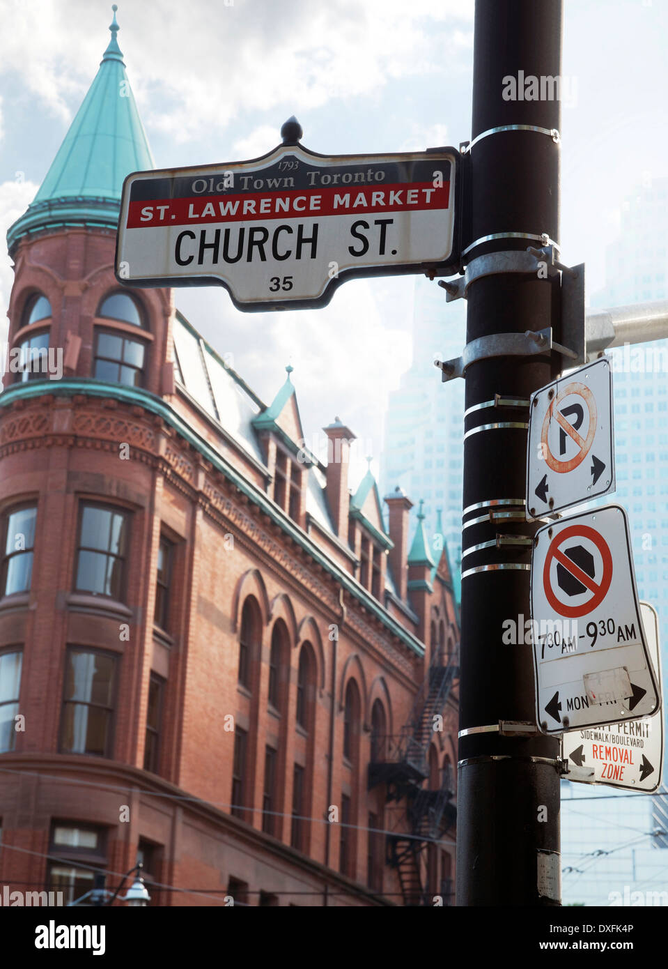 Flatiron Building und Kirche Steet Zeichen, Toronto, Ontario, Kanada Stockfoto