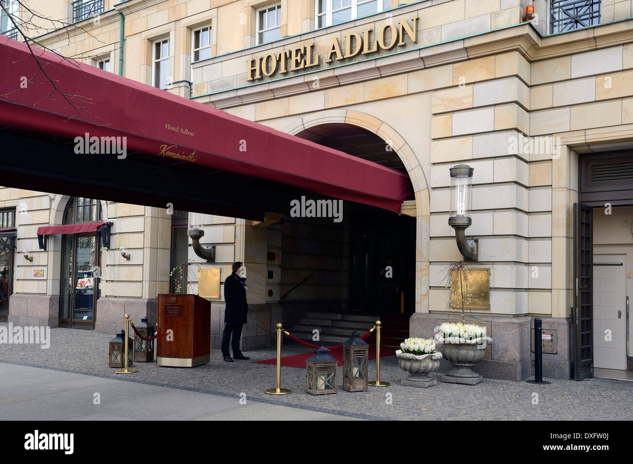 Eingang, Hotel Adlon Kempinski, Pariser Platz, Berlin, Deutschland Stockfoto