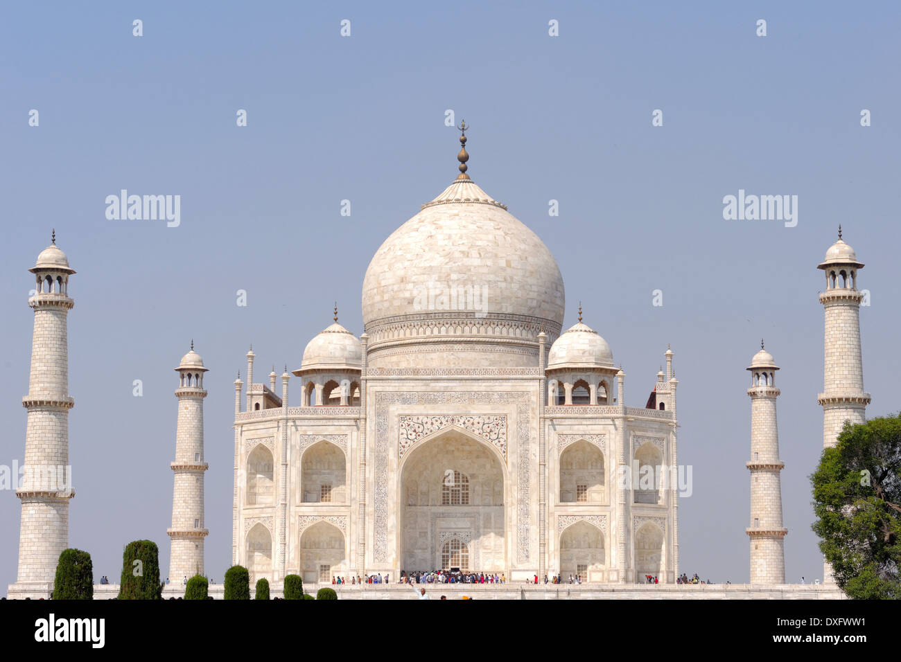 Taj Mahal, letztlich aus dem arabischen, "Krone der Paläste", auch "Taj" ist ein weißer Marmor-Mausoleum befindet sich in Agra, Uttar Pradesh Stockfoto