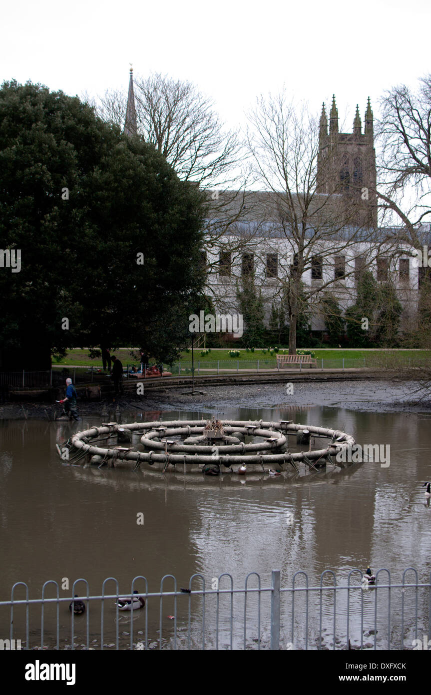 Jephson Gärten See entwässert für Wartung, Leamington Spa UK Stockfoto