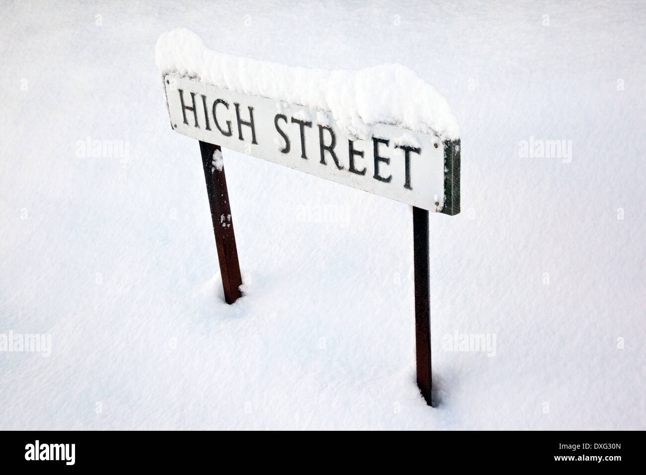 Straßenschild in den Schnee - Yorkshire im Norden Englands Stockfoto