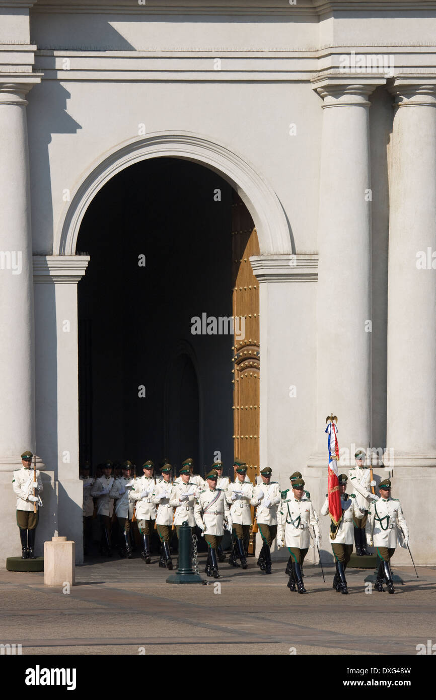 Carabineros de Chile changing of the Guard auf den Präsidentenpalast in der Stadt Santiago de Chile Stockfoto