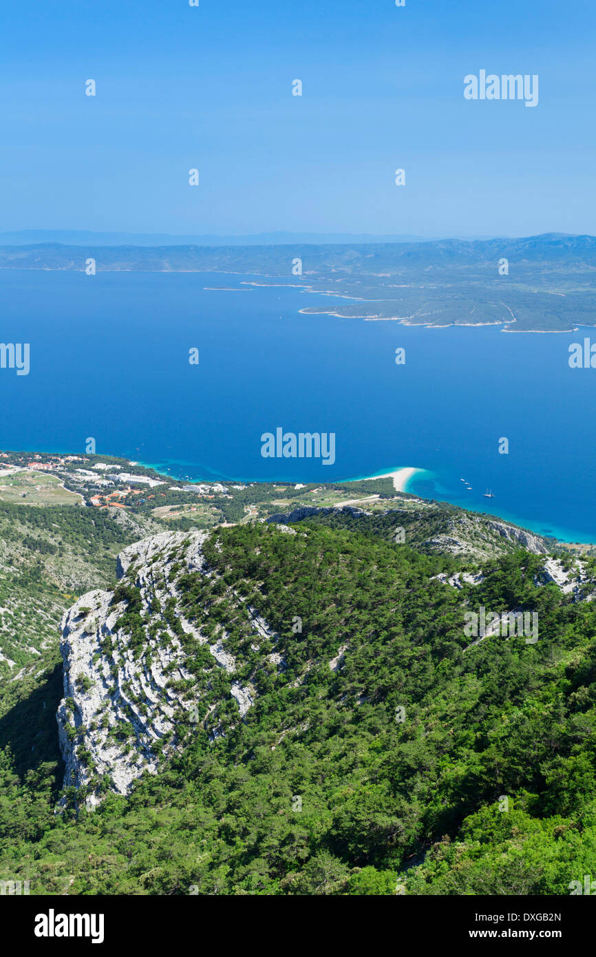 Blick vom Vidova Gora auf der Stadt von Bol, Zlatni Rat oder Goldene Horn und die Insel Hvar auf der Rückseite, Insel Brac Stockfoto