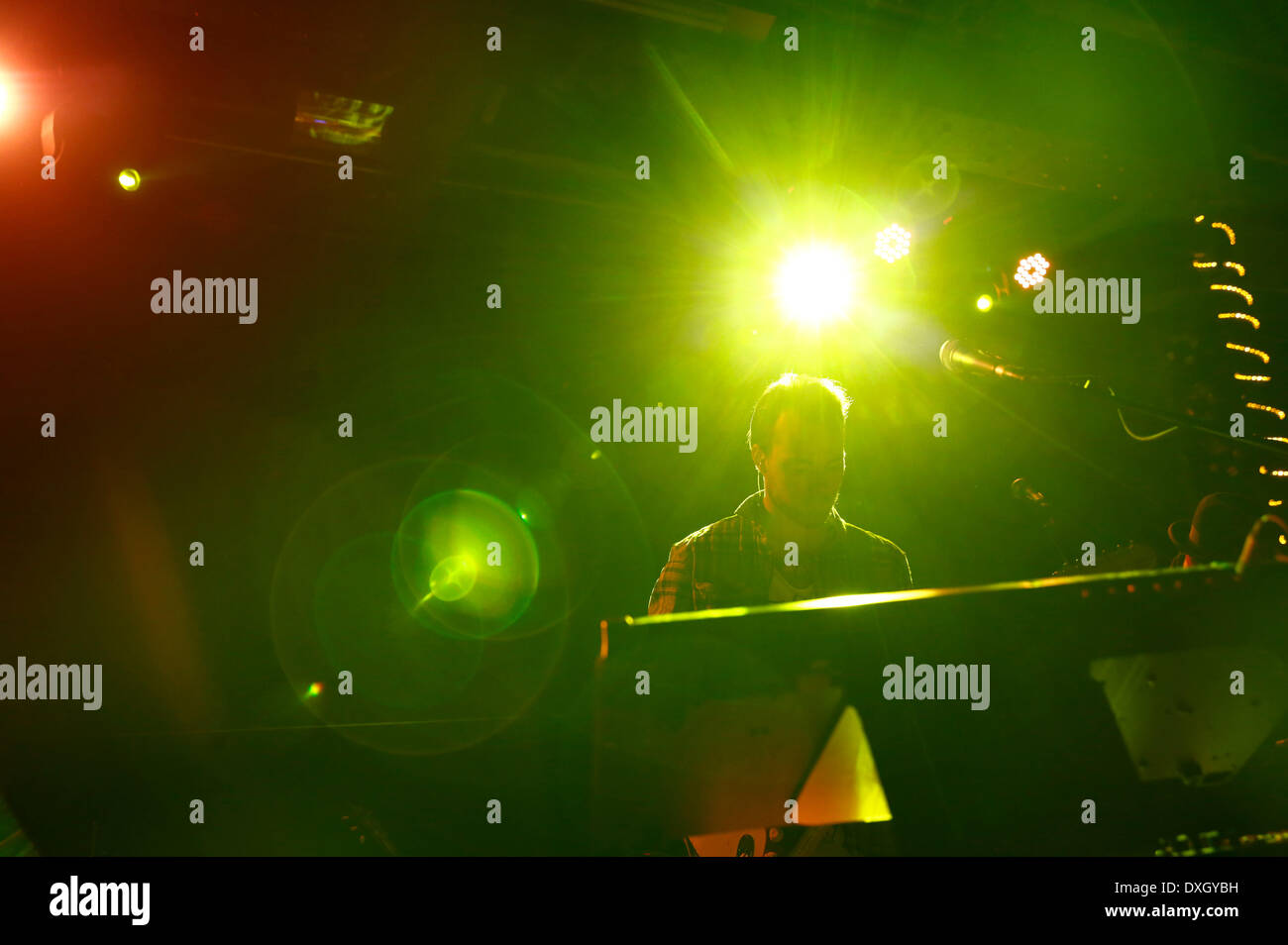 Asgeir Trausti Im Konzert Im reflektierte Und Postbahnhof. Berlin, 24.03.2014 Stockfoto
