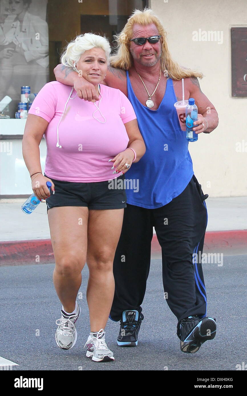 Duane Chapman Aka Dog The Bounty Hunter Zusammen Mit Seiner Frau Beth Smith Beendet Ein Sonnenstudio In West Hollywood Los Angeles California 07 11 12 Featuring Duane Chapman Aka Dog The Bounty Hunter
