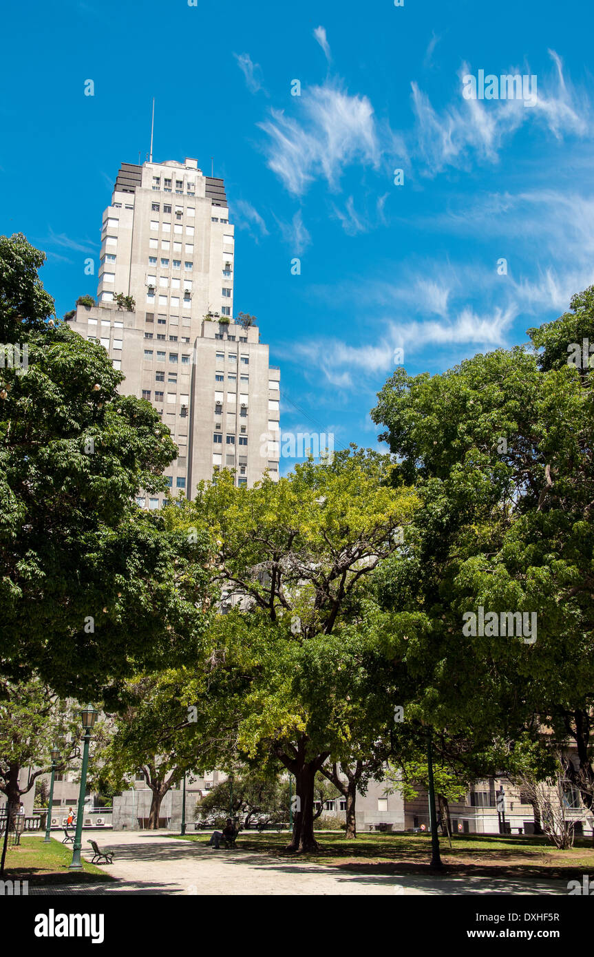 Bäume in Plaza San Martín in Buenos Aires Stockfoto