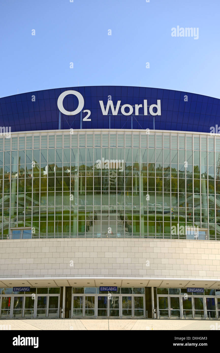 O2 World, moderne Multifunktionshalle für Veranstaltungen, Muehlenstrasse, Bezirk Friedrichshain, Berlin, Deutschland Stockfoto