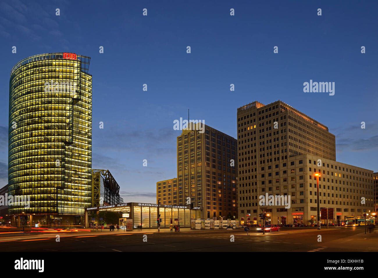 Bahnturm Turm und Beisheim Center, Hotel Ritz-Carlton, Potsdamer Platz Platz, Mitte, Berlin, Berlin, Deutschland Stockfoto