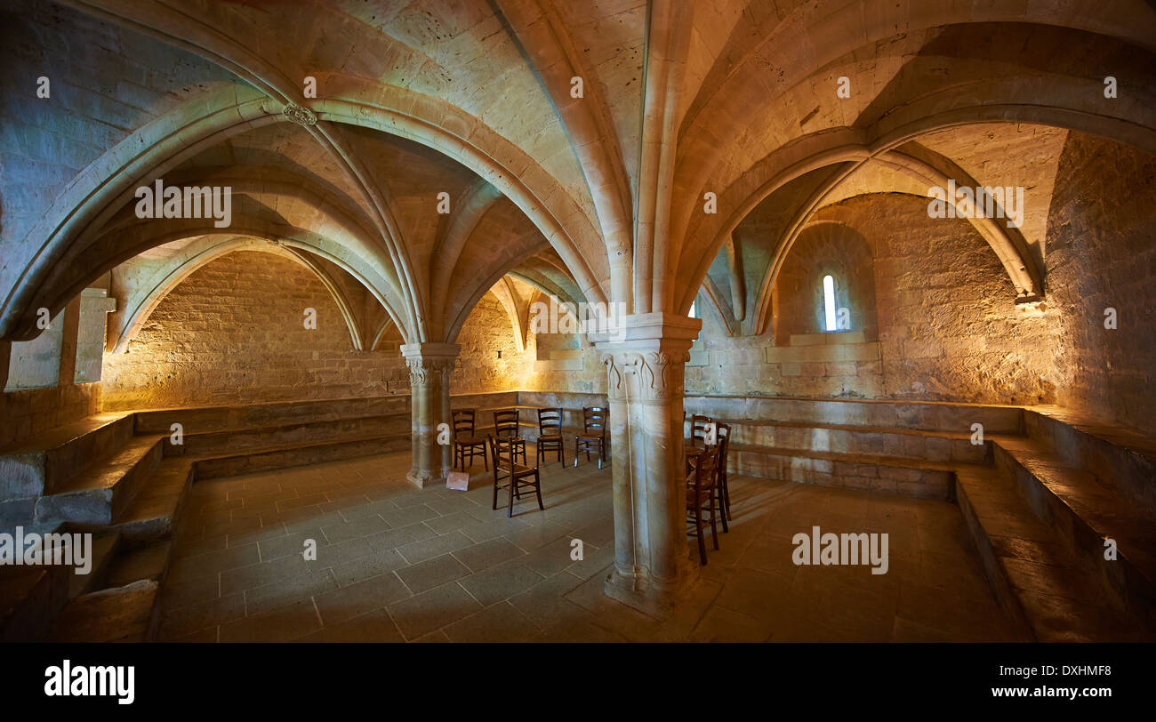 Innenraum der 12. Jahrhundert Romanesque Zisterzienser Abtei von Notre Dame von Senanque (1148) Provence in der Nähe von Gordes, Frankreich. Stockfoto