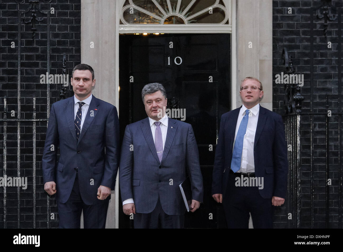 London, UK. 26. März 2014. Ukrainischen MP Vitali Klitschko, Petro Poroschenko und Andriy Shevchenko besuchen Downing Street in London treffen mit David Cameron Credit: Guy Corbishley/Alamy Live News Stockfoto