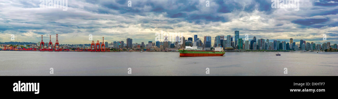 Hafen von Vancouver BC British Columbia Kanada mit Downtown City Skyline Panorama Stockfoto