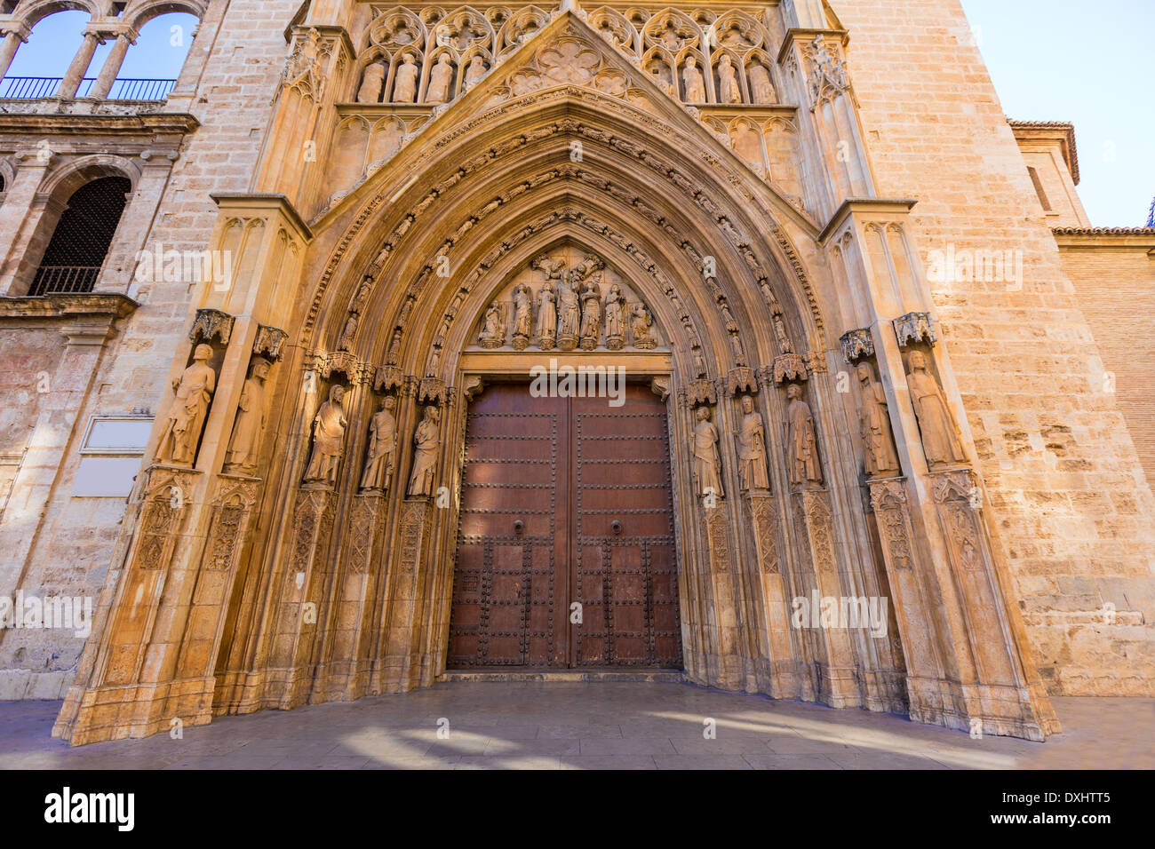 Valencia Kathedrale Apostoles Tür Tribunal de Las Aguas traditionelles Gericht in Spanien trifft Stockfoto