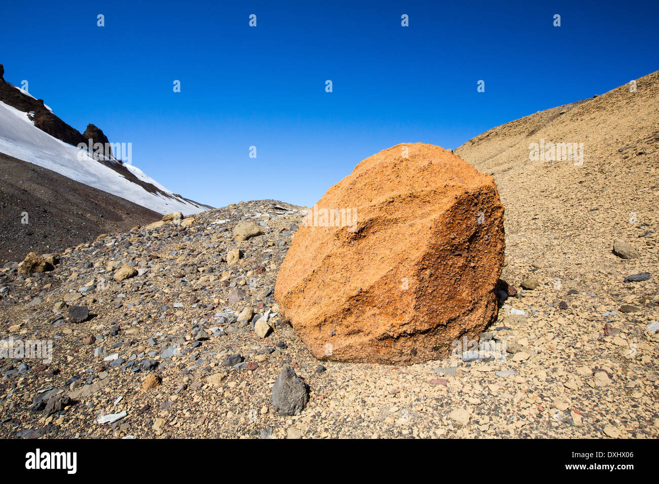 Deception Island in Süd-Shetland-Inseln vor der antarktischen Halbinsel ist eine aktive vulkanische Caldera. Stockfoto