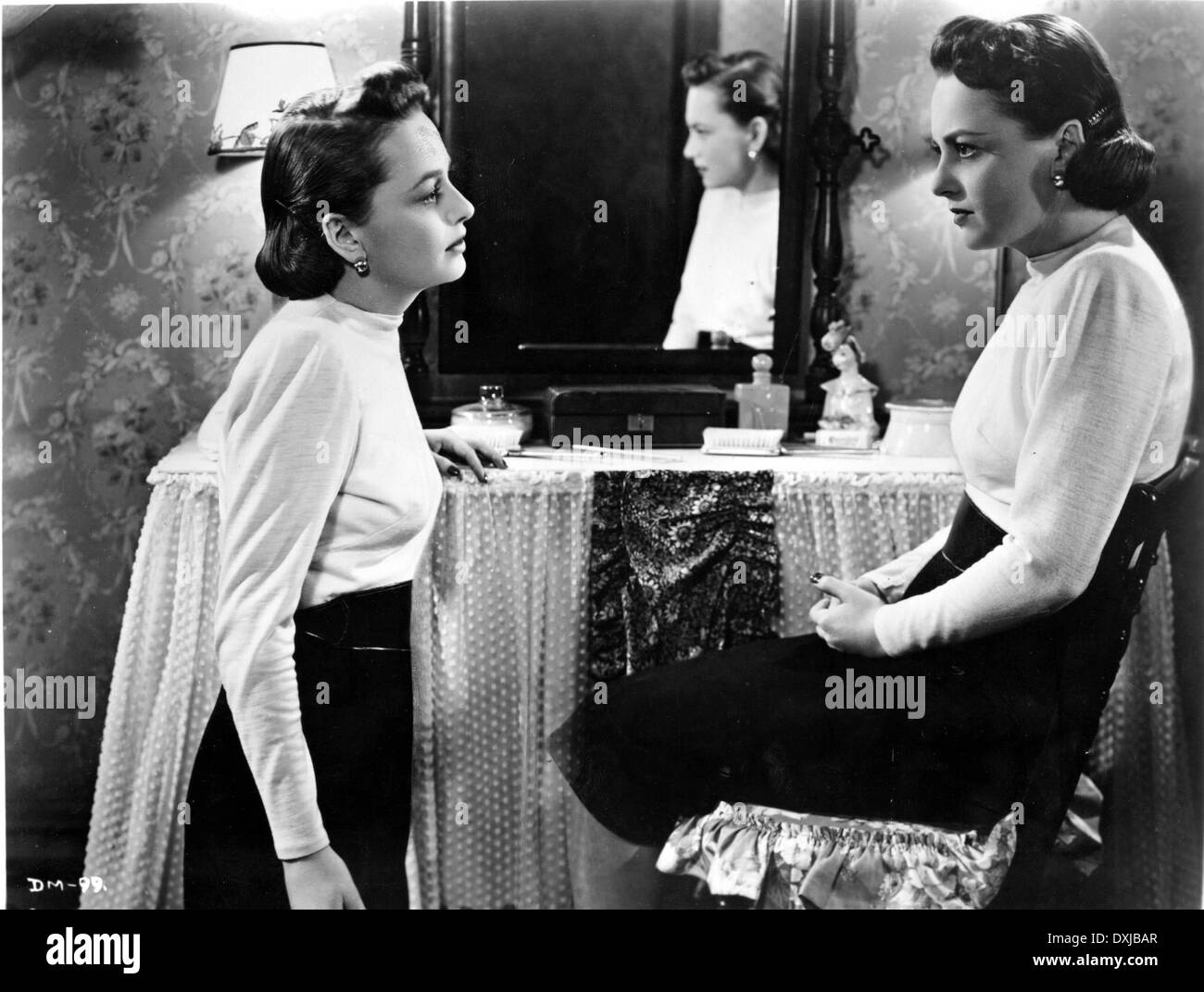 DER DUNKLE SPIEGEL Stockfoto