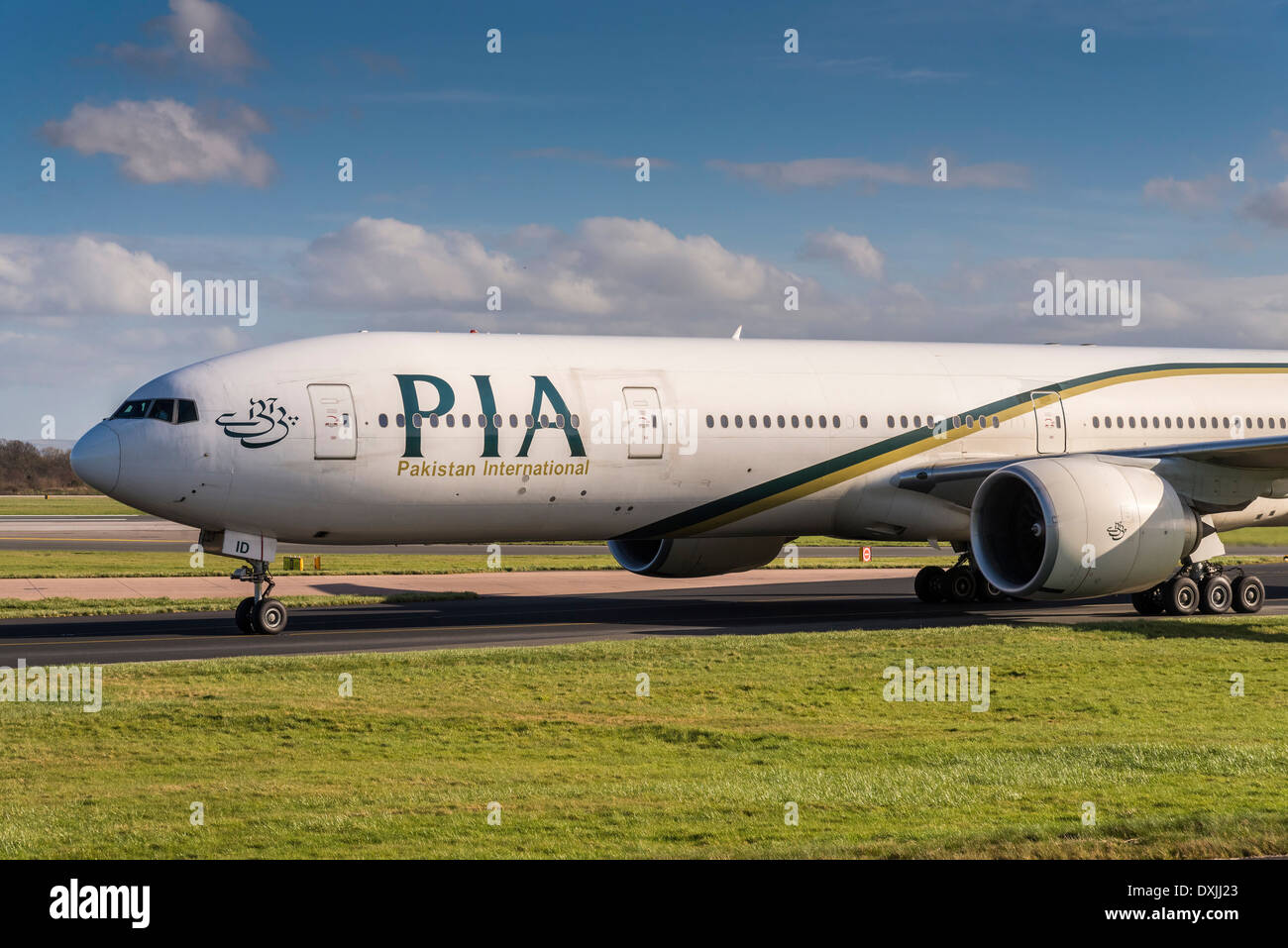 Flugzeuge am Flughafen Manchester. PIA Boeing777 Stockfoto