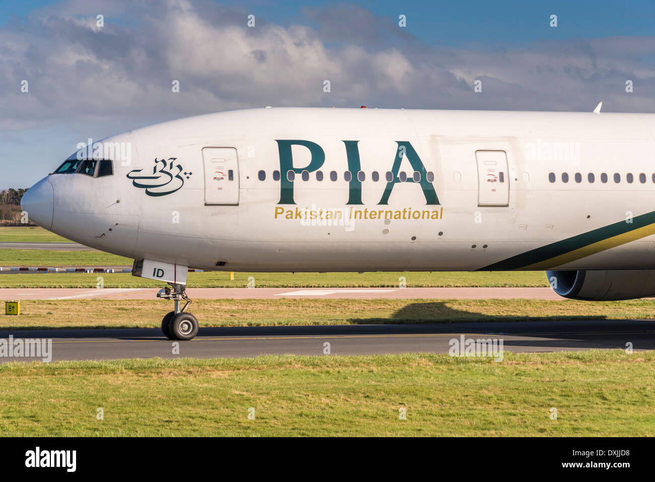 Flugzeuge am Flughafen Manchester. PIA Boeing777 Stockfoto