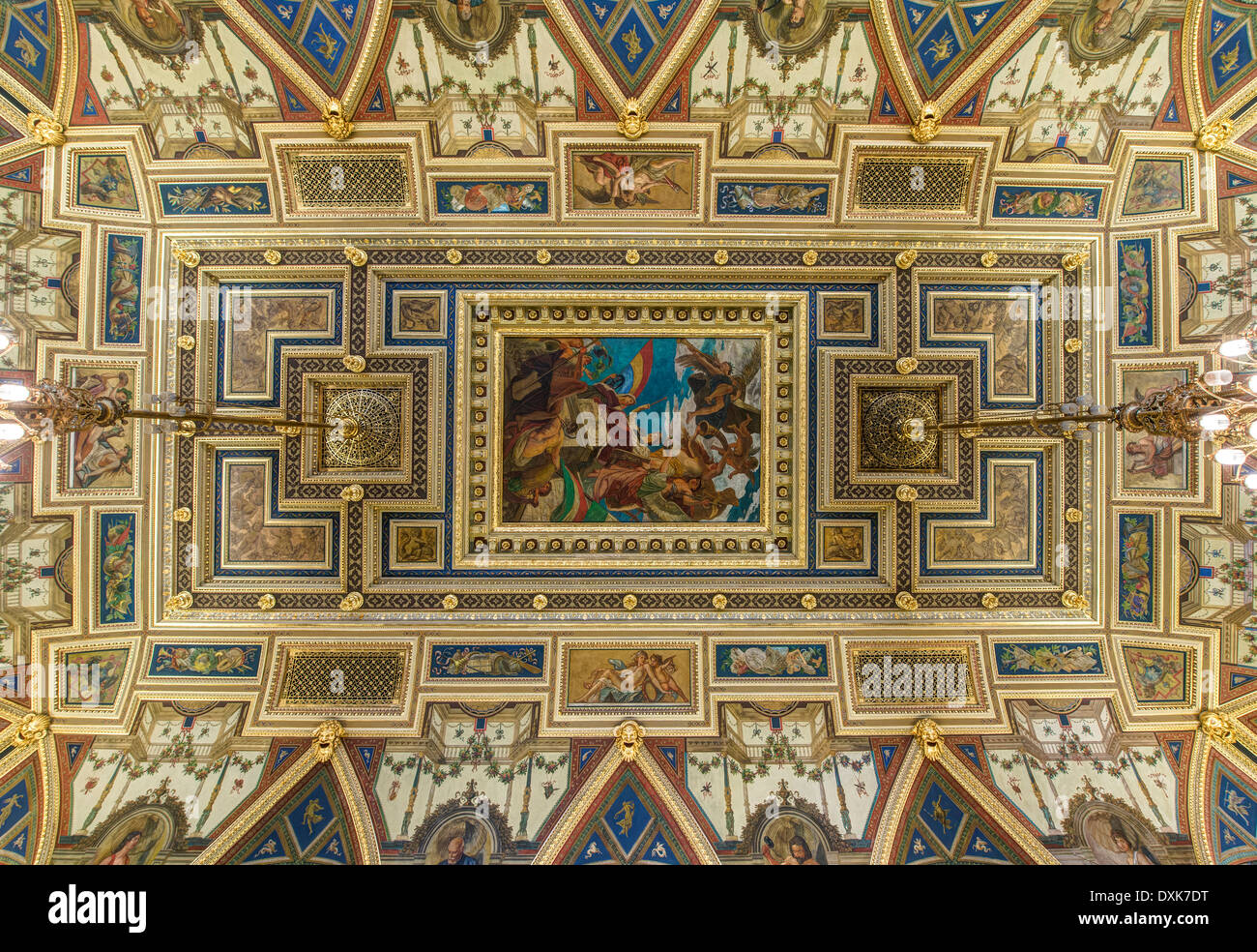 Reich verzierte Fresko Decke des Buch Cafe, Budapest, Ungarn Stockfoto