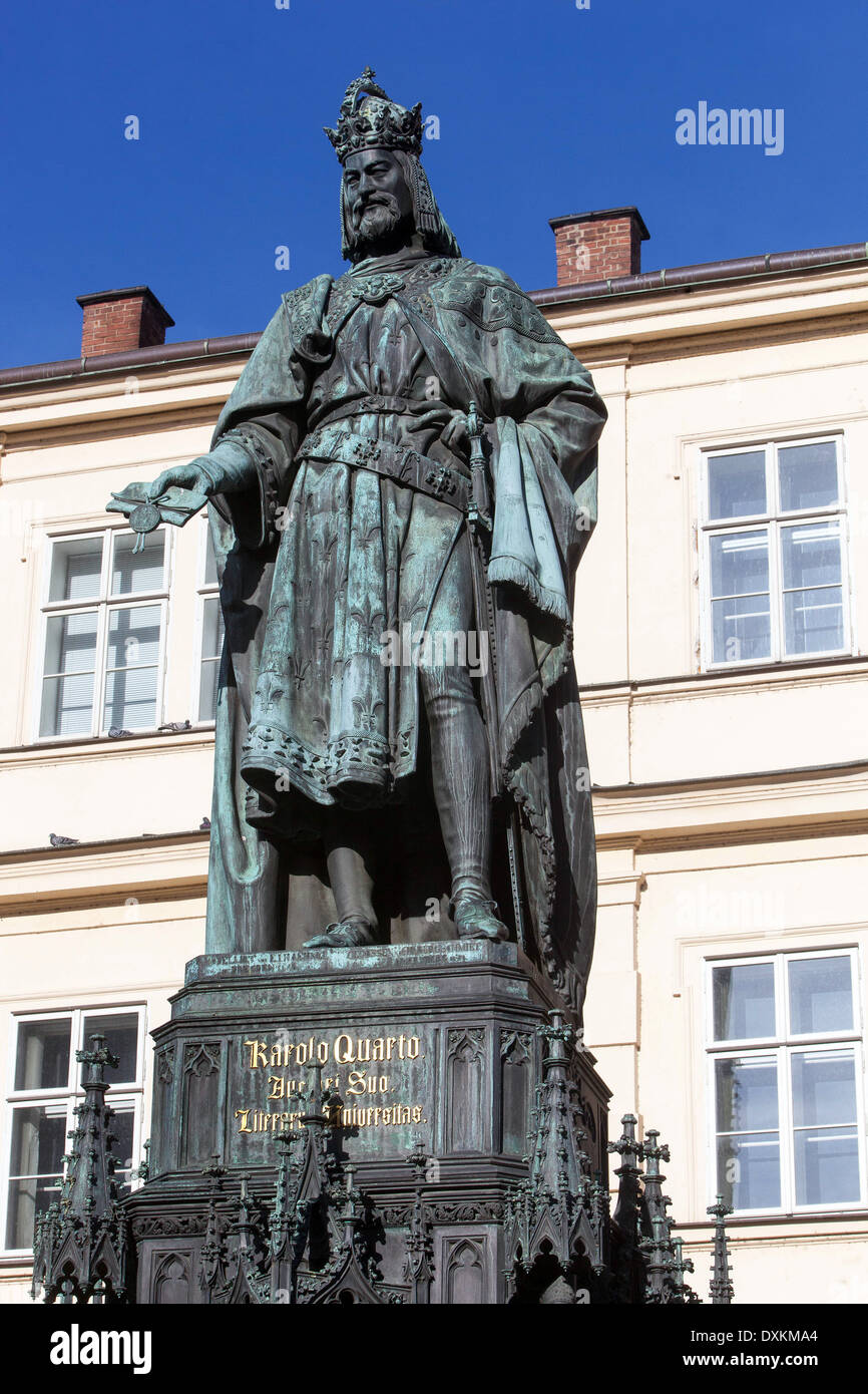 Charles IV, Heiliger römischer Kaiser und tschechischen König Geliebte, Ritter des Kreuzes Square, in der Nähe von Karlsbrücke, Prag, Tschechische Republik Stockfoto