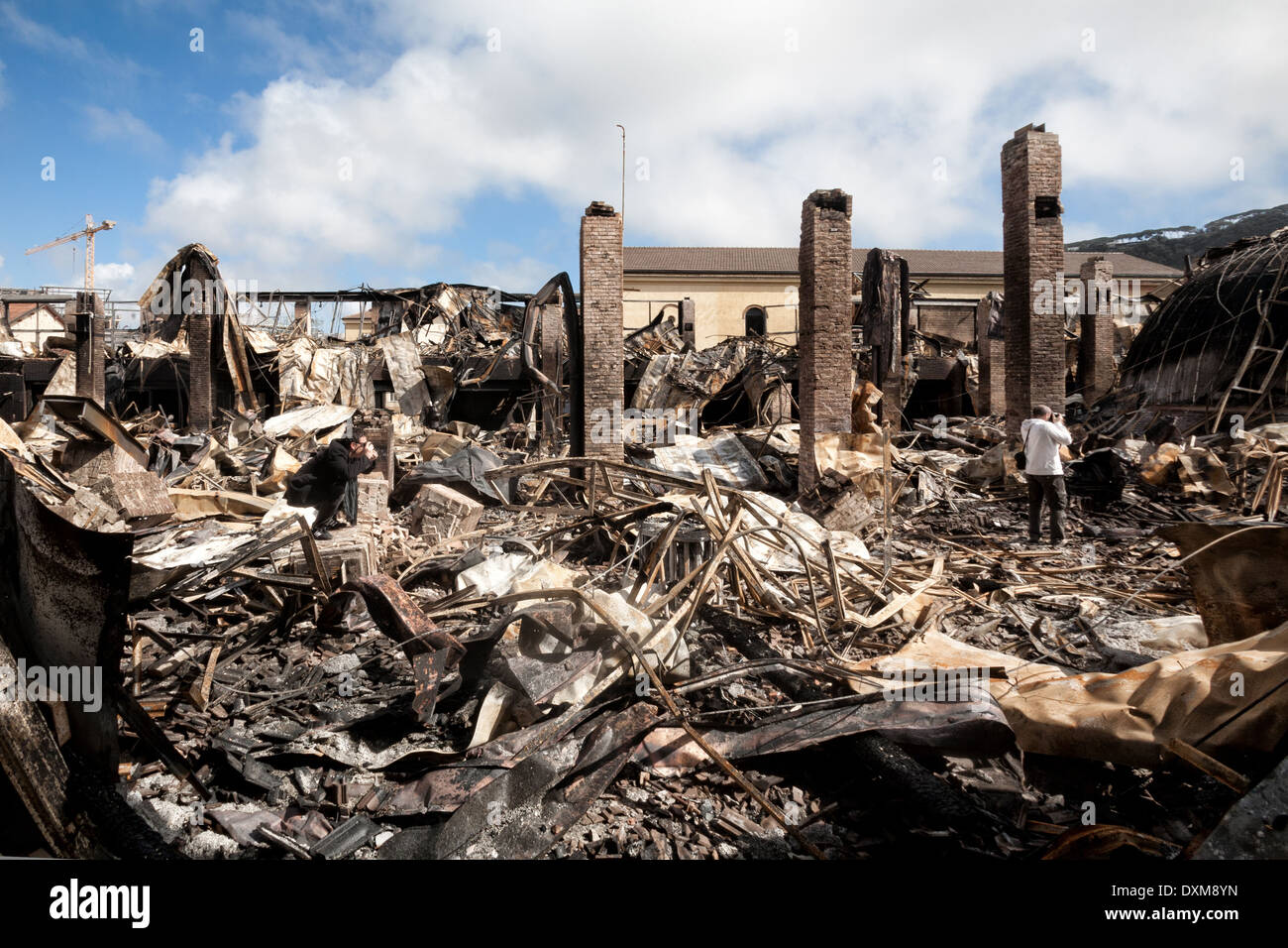 Neapel (Italien) - Bagnoli, die Ruinen der Stadt der Wissenschaften nach dem Brand des 5. März 2013 Stockfoto