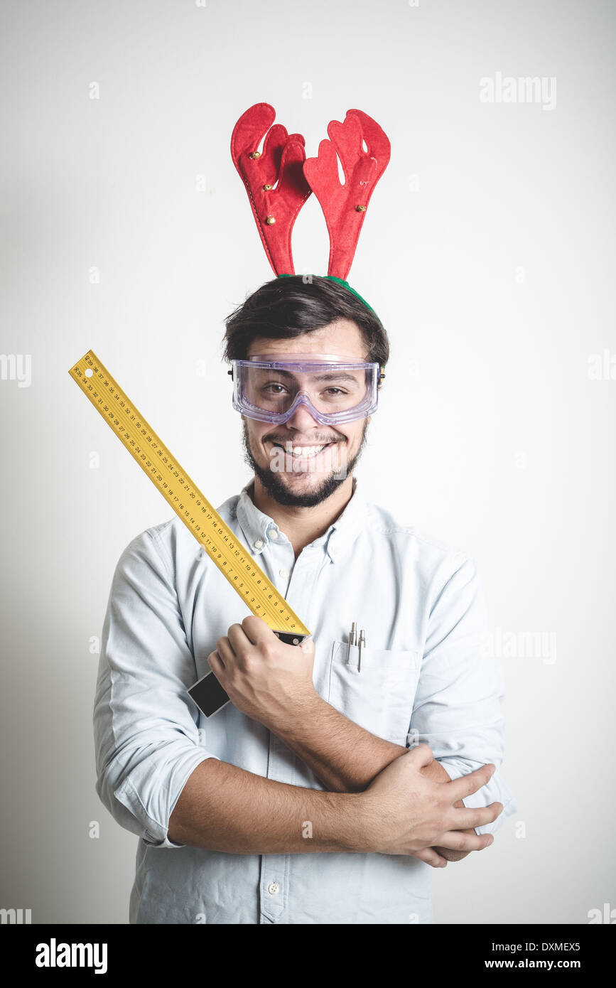 Bricolage Weihnachten stilvoll Jüngling auf weißem Hintergrund Stockfoto