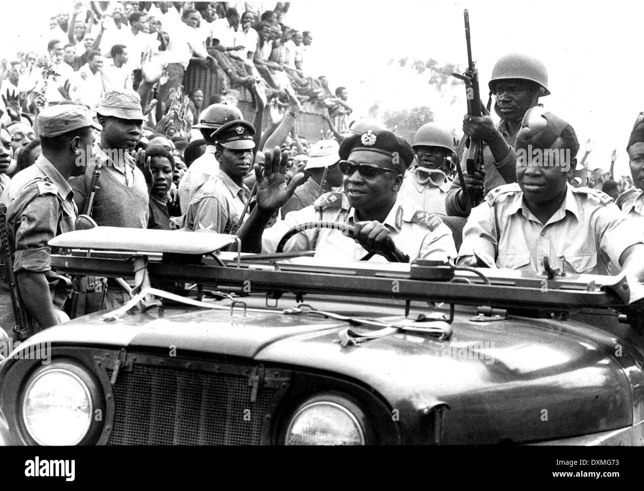 IDI Amin am Steuer eines Jeeps am 25. Januar 1971 übernahm er die Macht von Milton Obote bei einem Militärputsch in Uganda Stockfoto