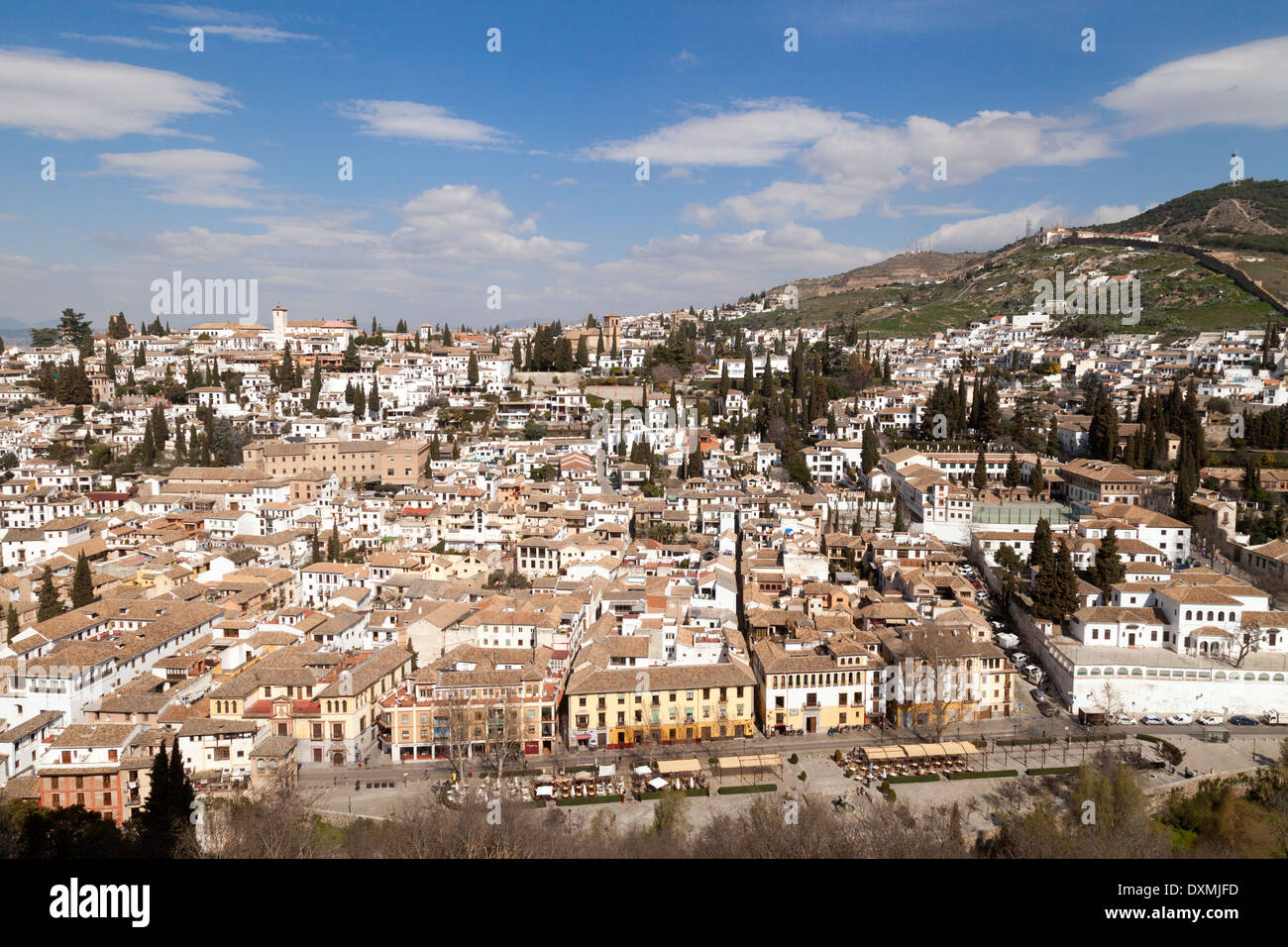 Granada, Andalusien, Spanien - Blick auf die Stadt von der Alhambra-Palast mit Blick auf das Viertel Albaicin, Spanien Europa Stockfoto