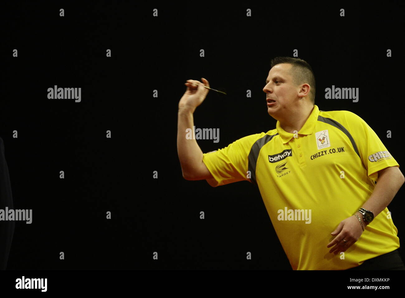 27.03.2014, Dublin Irland, Dave Chisnall in Aktion gegen Adrian Lewis PDC Darts Premier League von der O2 Arena, Dublin, Irland Stockfoto