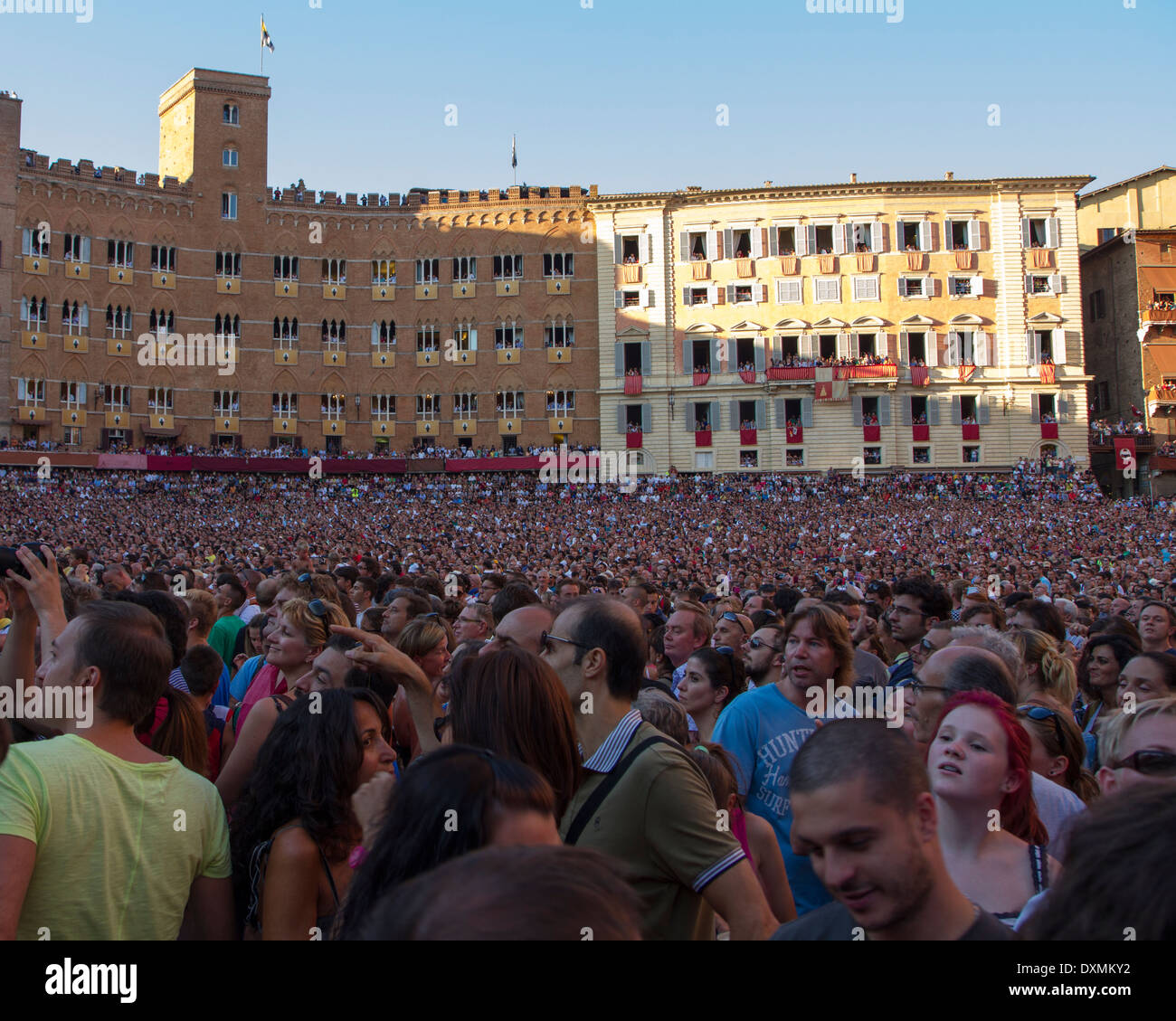 Menschen versammelten sich Stockfoto